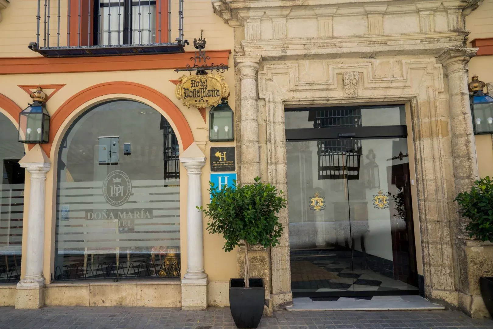 Hotel Doña María****